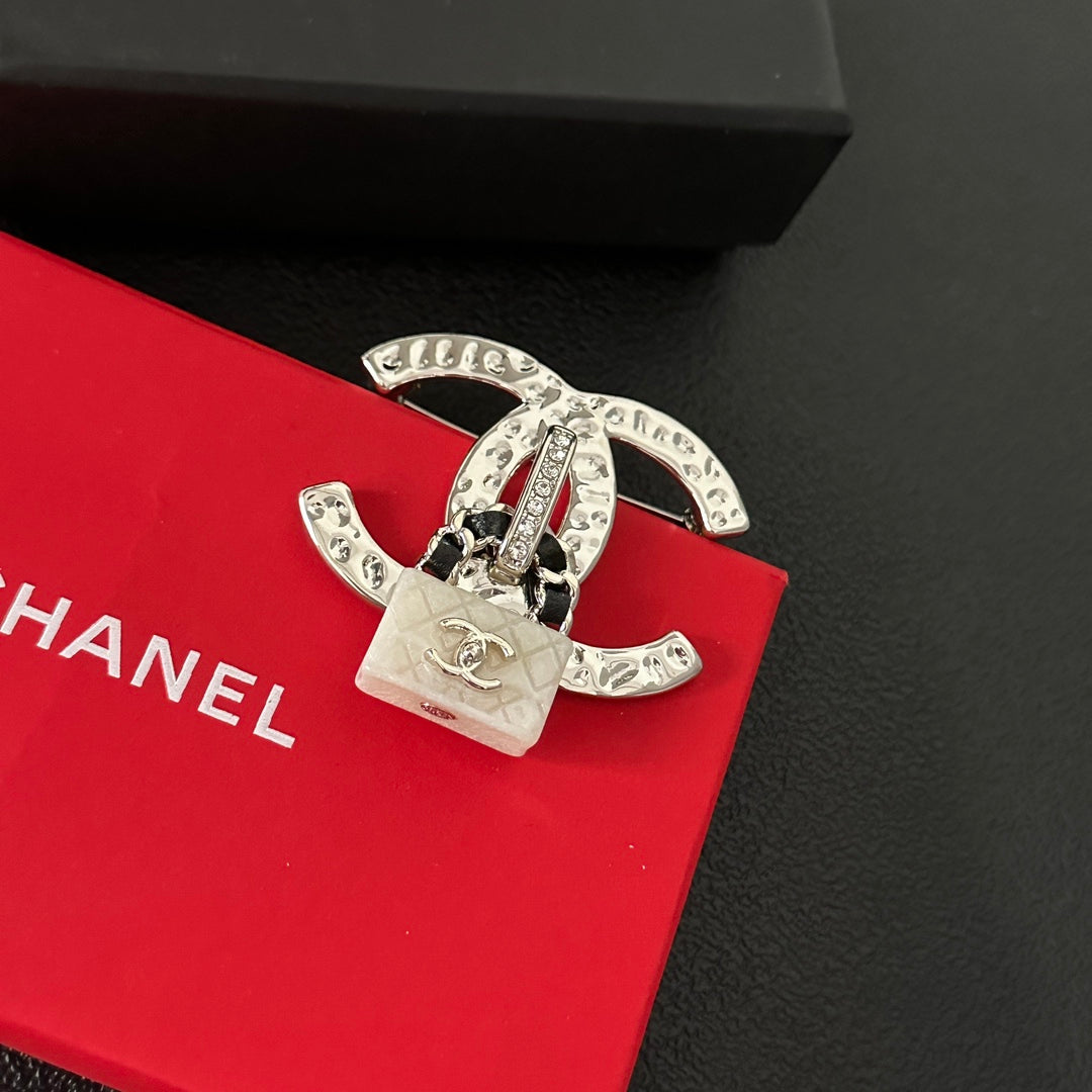 Elegant Bag Brooch-1-s mysite