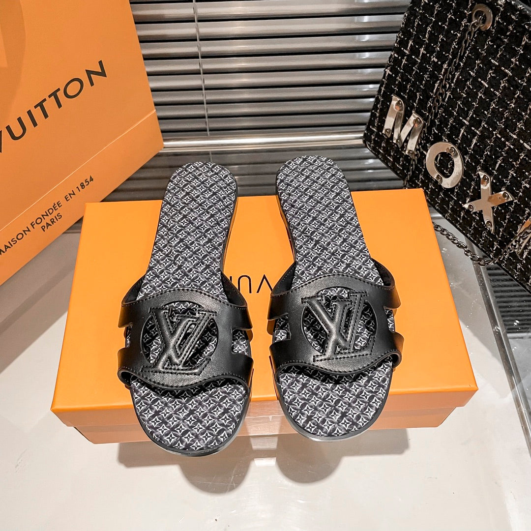 Cutout Letter Printed Slippers-1 mysite