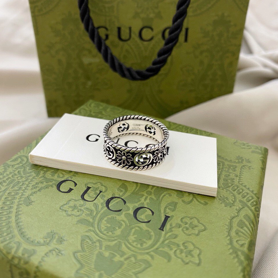 Interlocking silver rings-s mysite