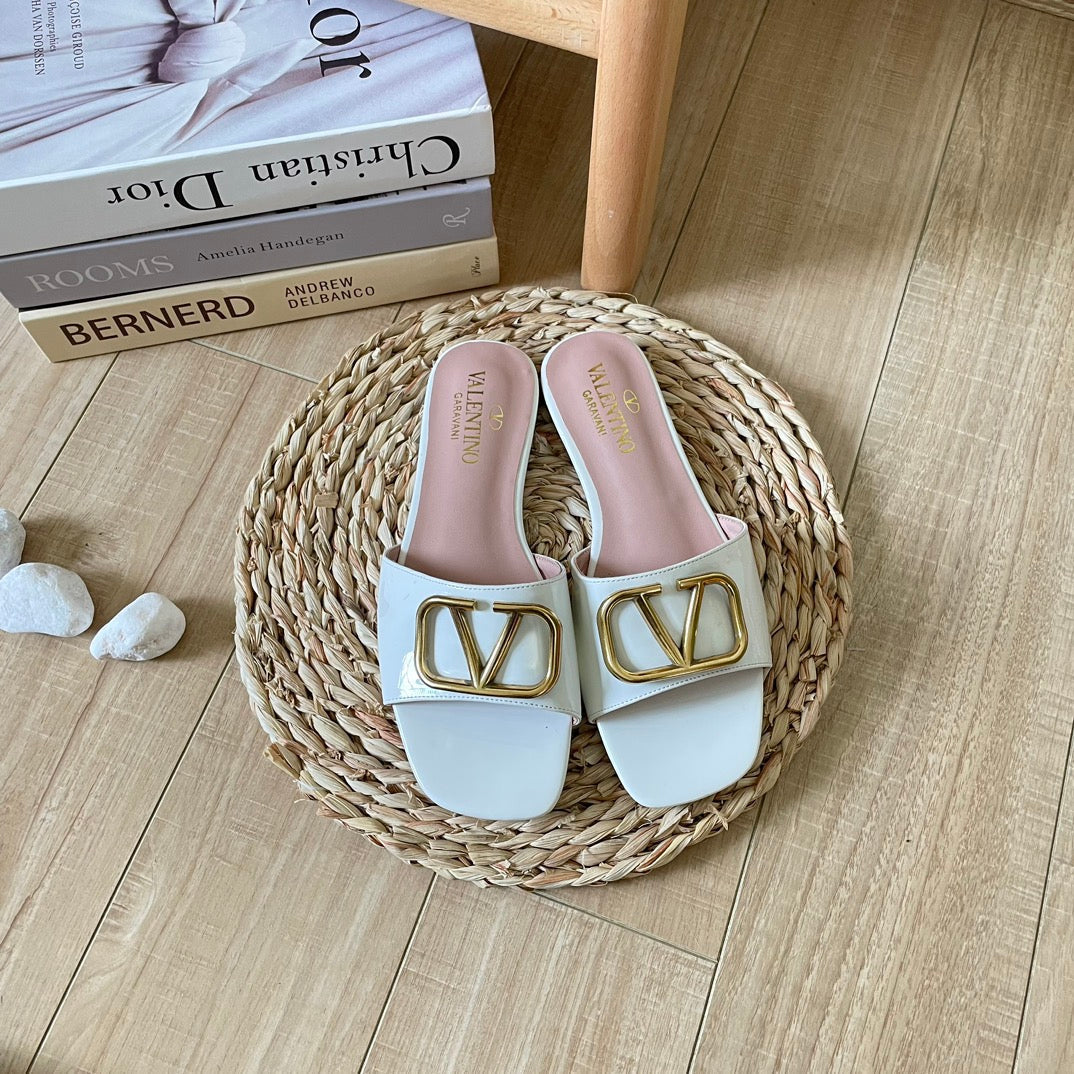 V Buckle Flat Slippers mysite