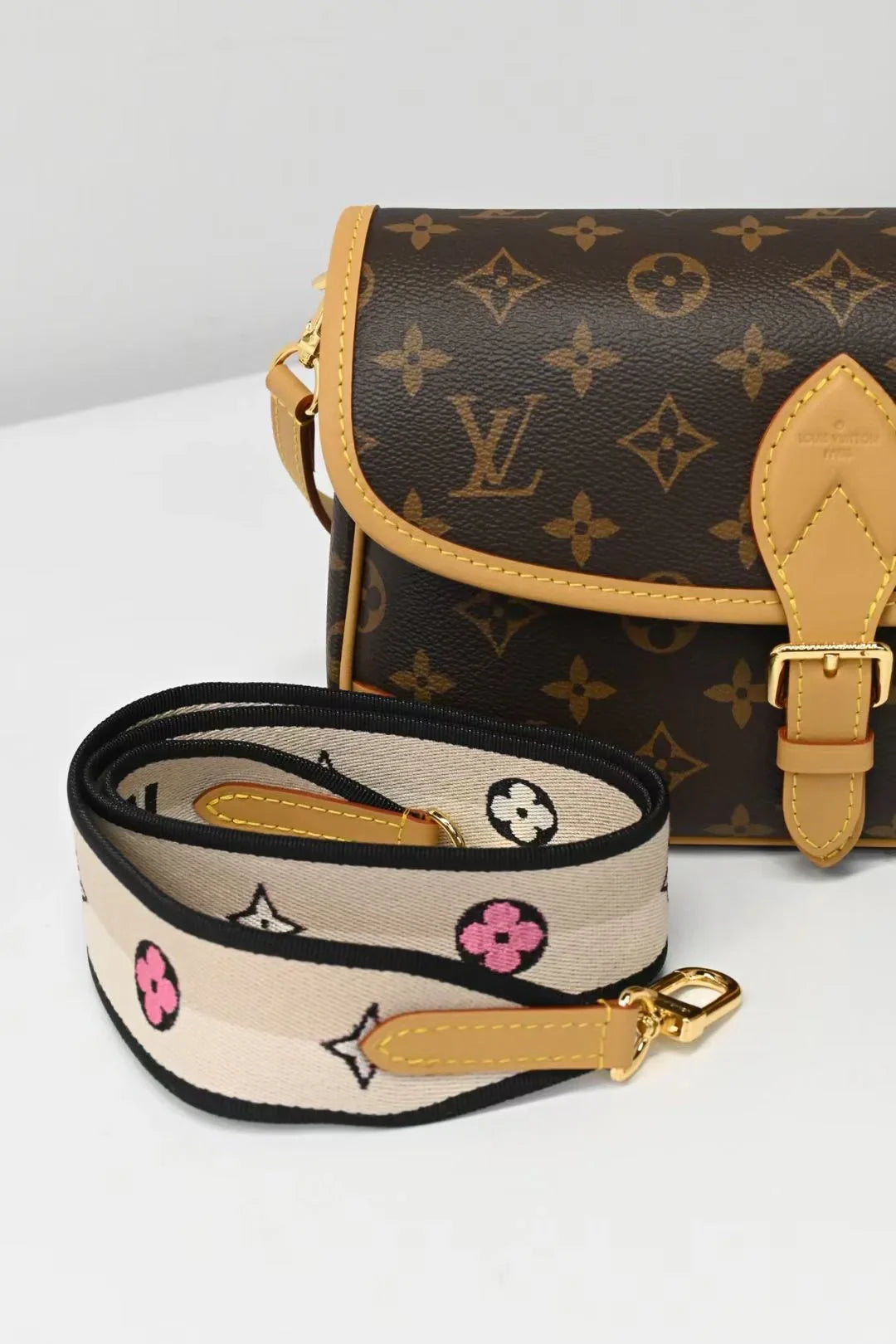 Vintage-Inspired Box Hand bag-1-2 mysite