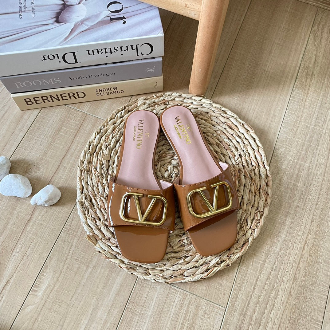 V Buckle Flat Slippers mysite