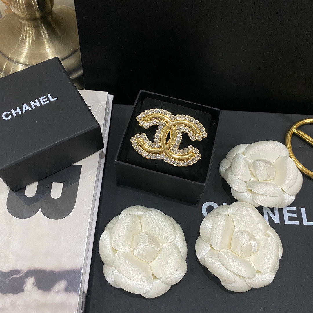 Premium Diamond Edge Gold Brooch-1-s mysite