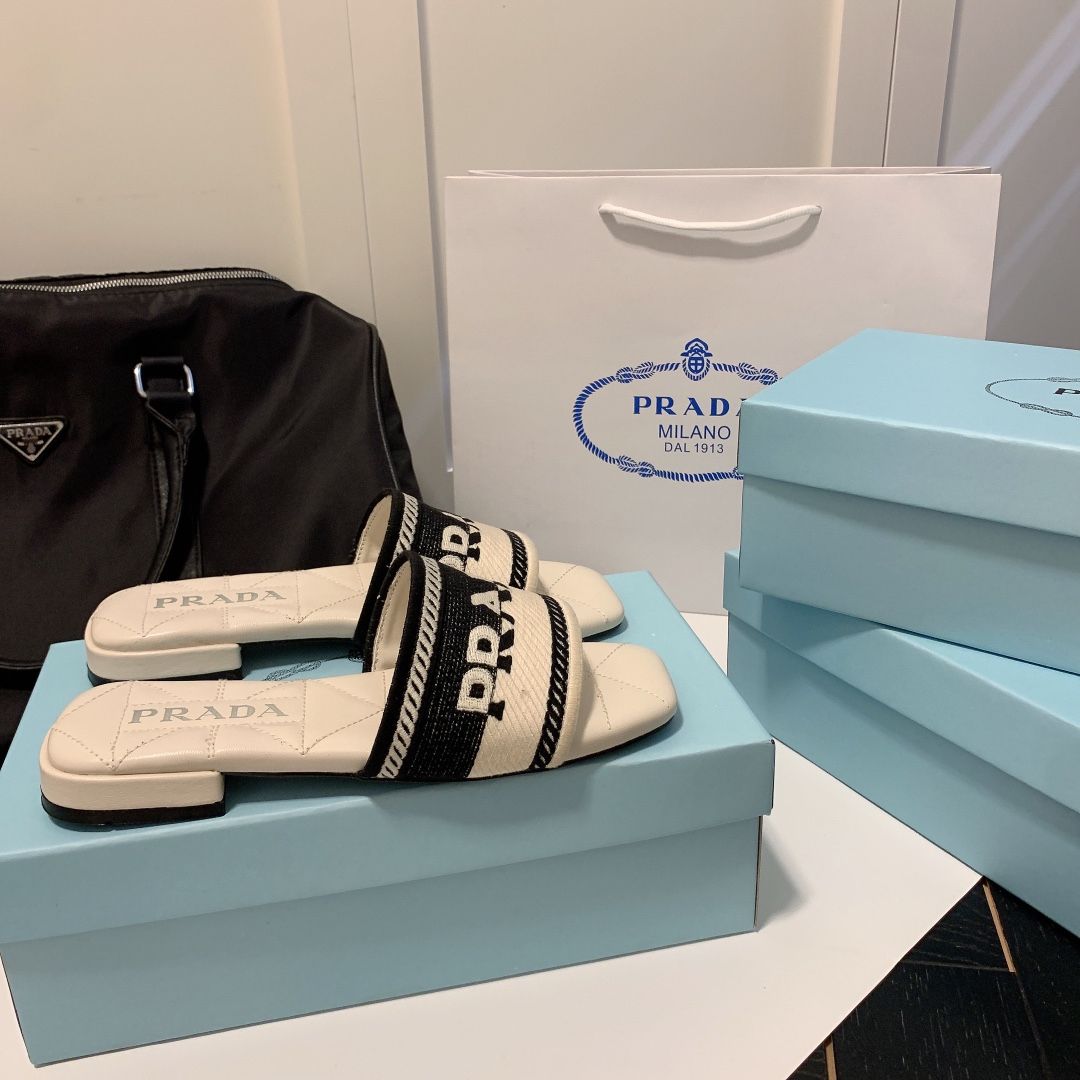 Monogram Embroidered Flat Slippers-1 mysite