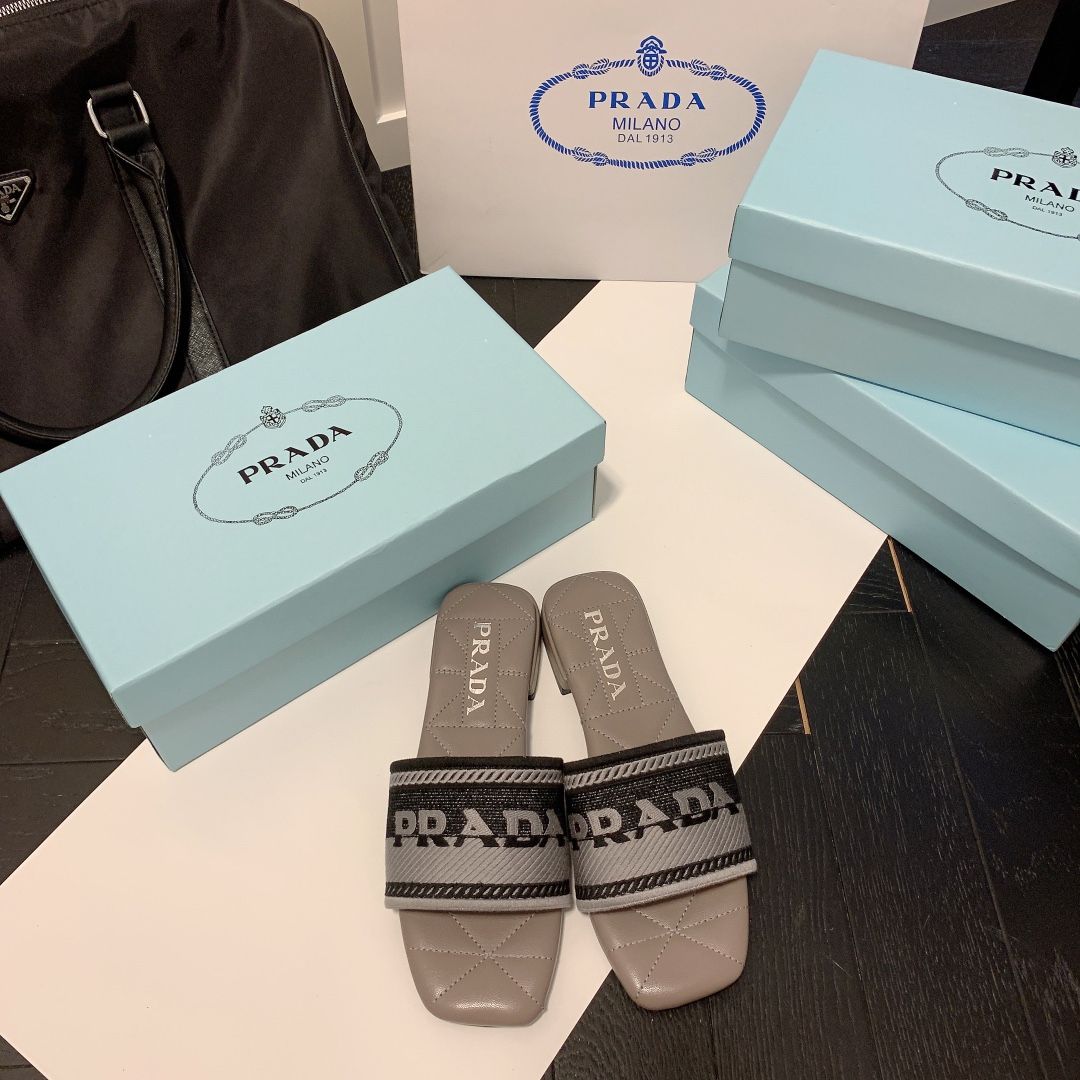 Monogram Embroidered Flat Slippers-1 mysite