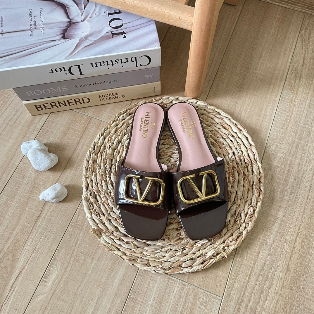 V Buckle Flat Slippers mysite