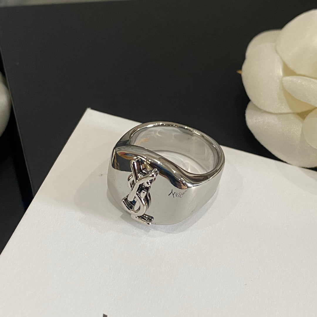 Elegant Letter Logo Closure Rings-s mysite