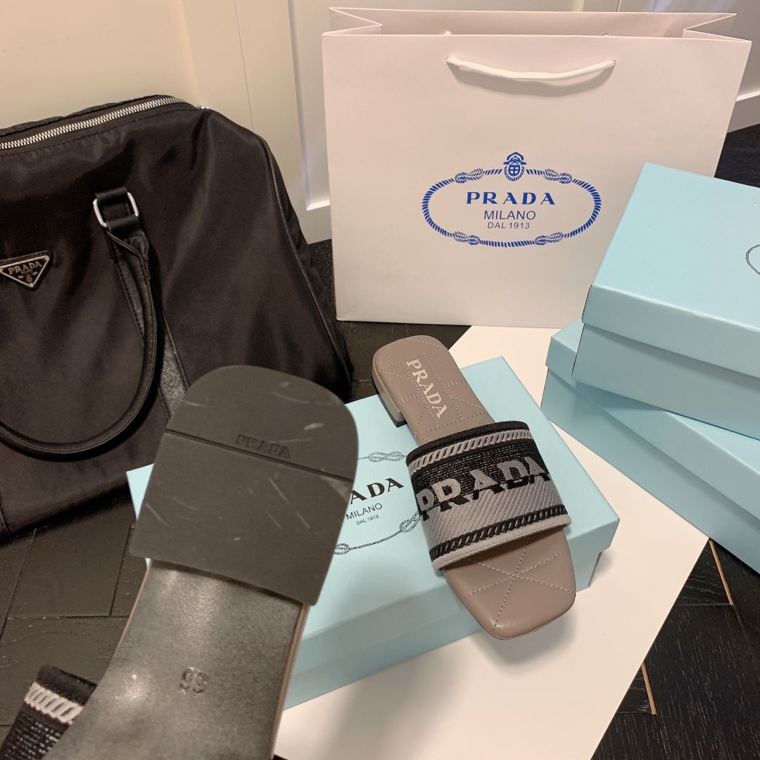 Monogram Embroidered Flat Slippers-1 mysite