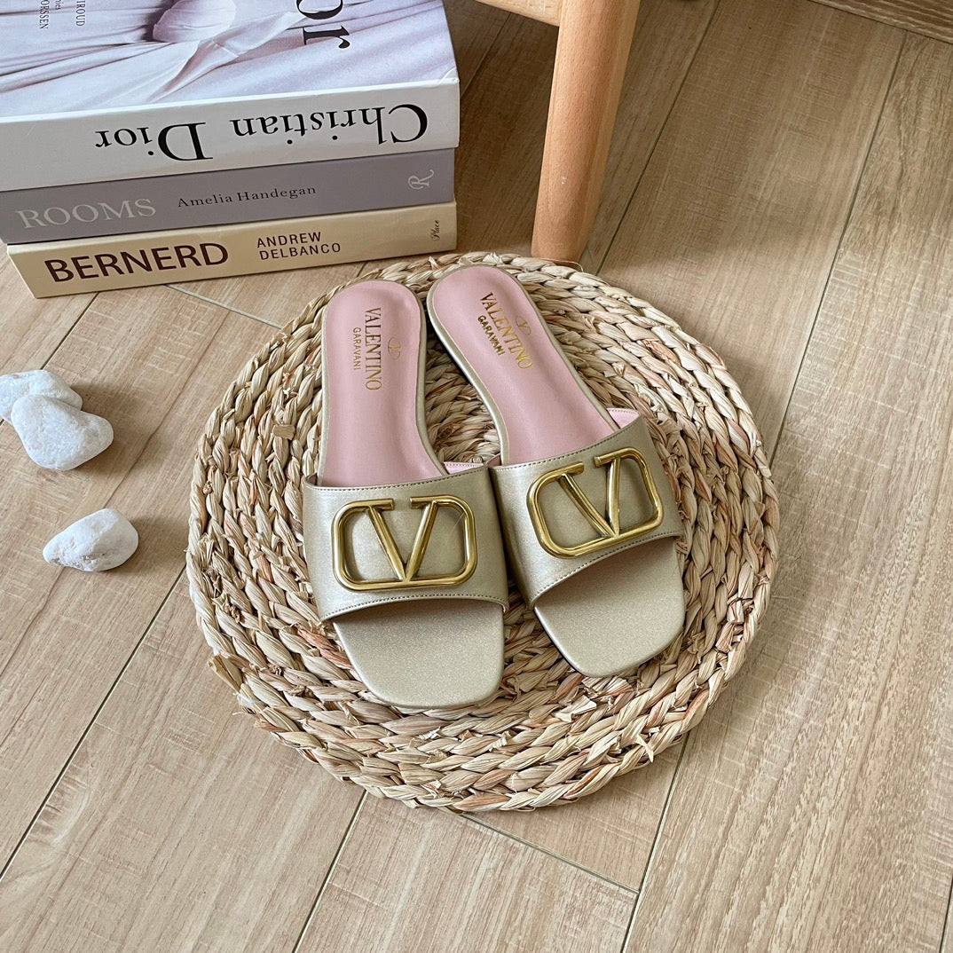 V Buckle Flat Slippers mysite