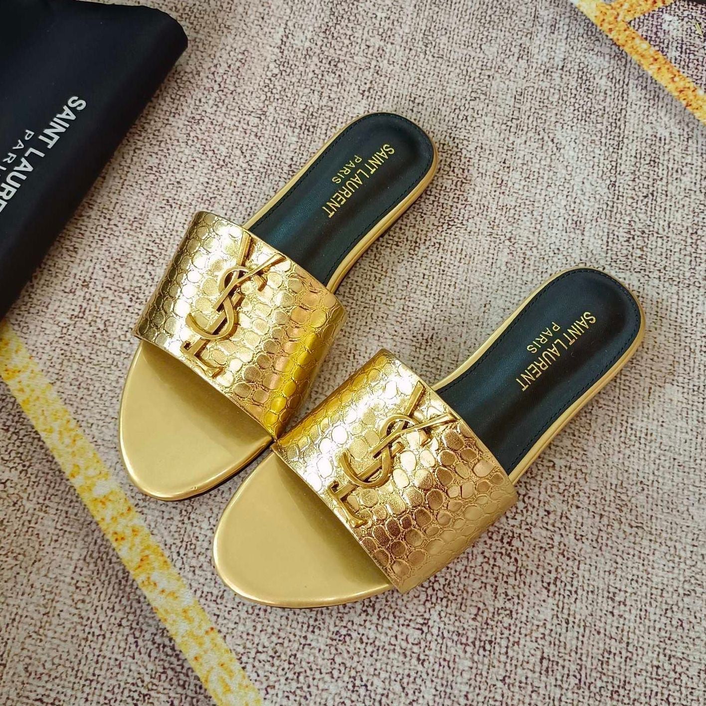 Classic Gold Signature Flat Slippers mysite