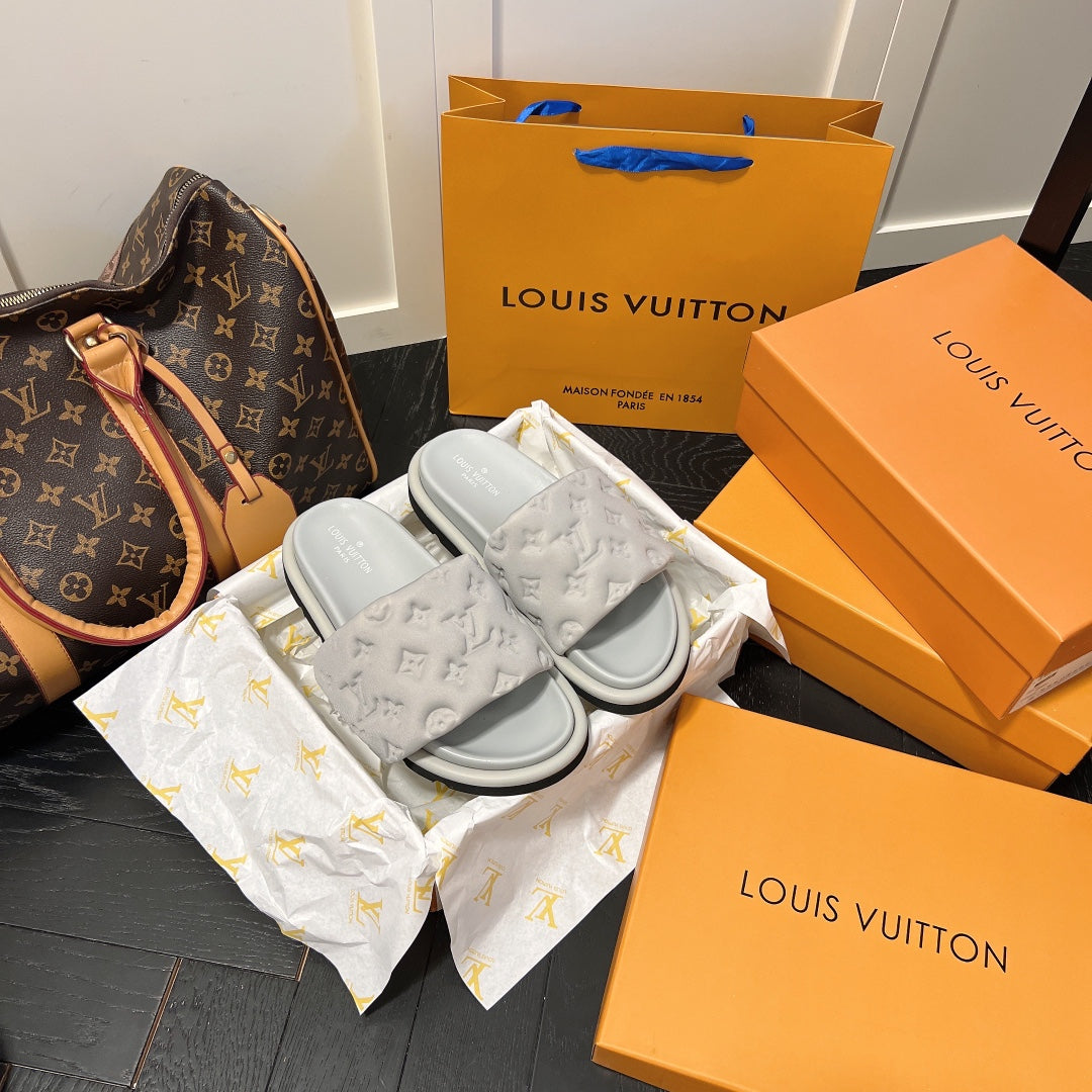 Couple Embos-1s-1ed Velcro Sandals-1 mysite