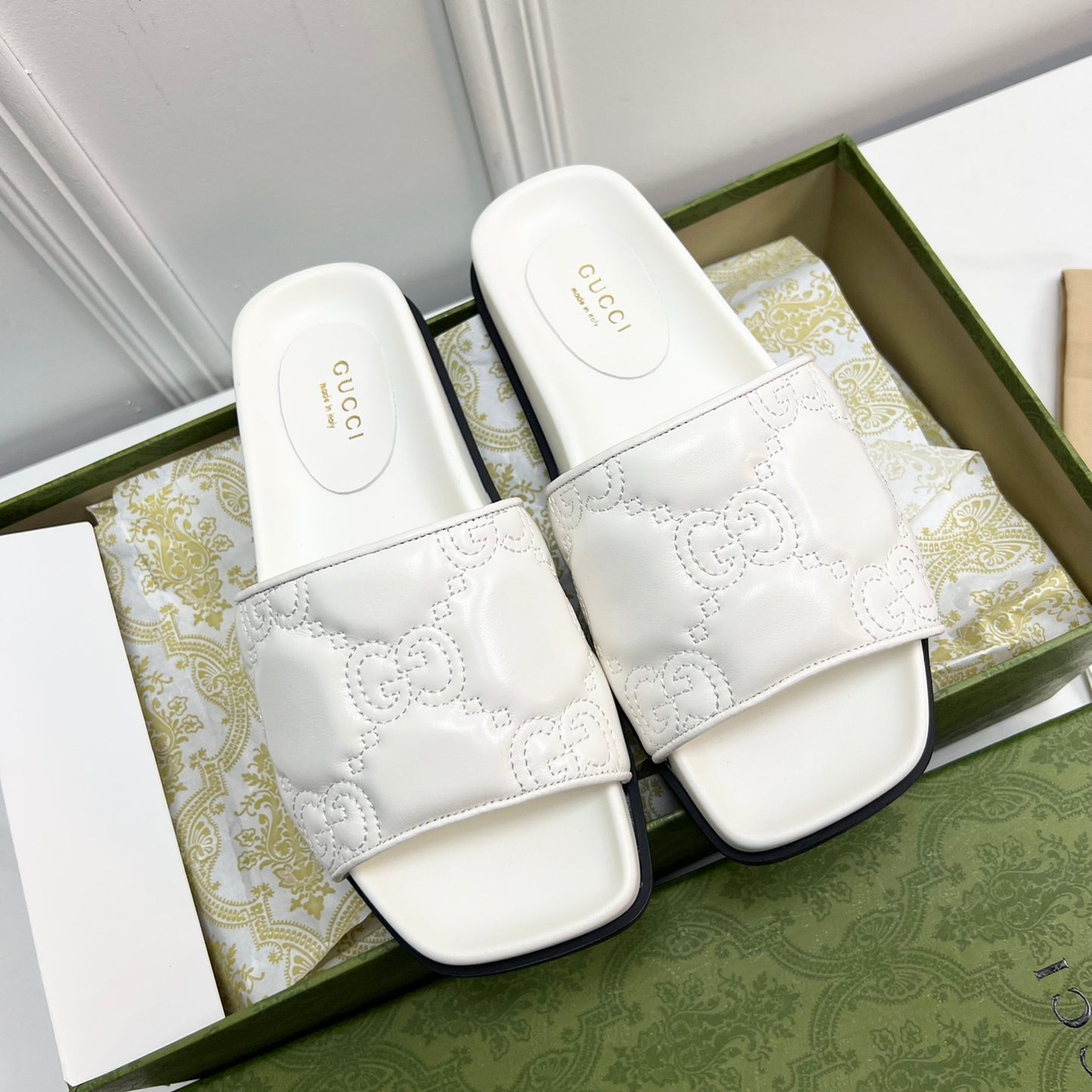 Trendy Embos-1s-1ed Flat Slippers-1 mysite