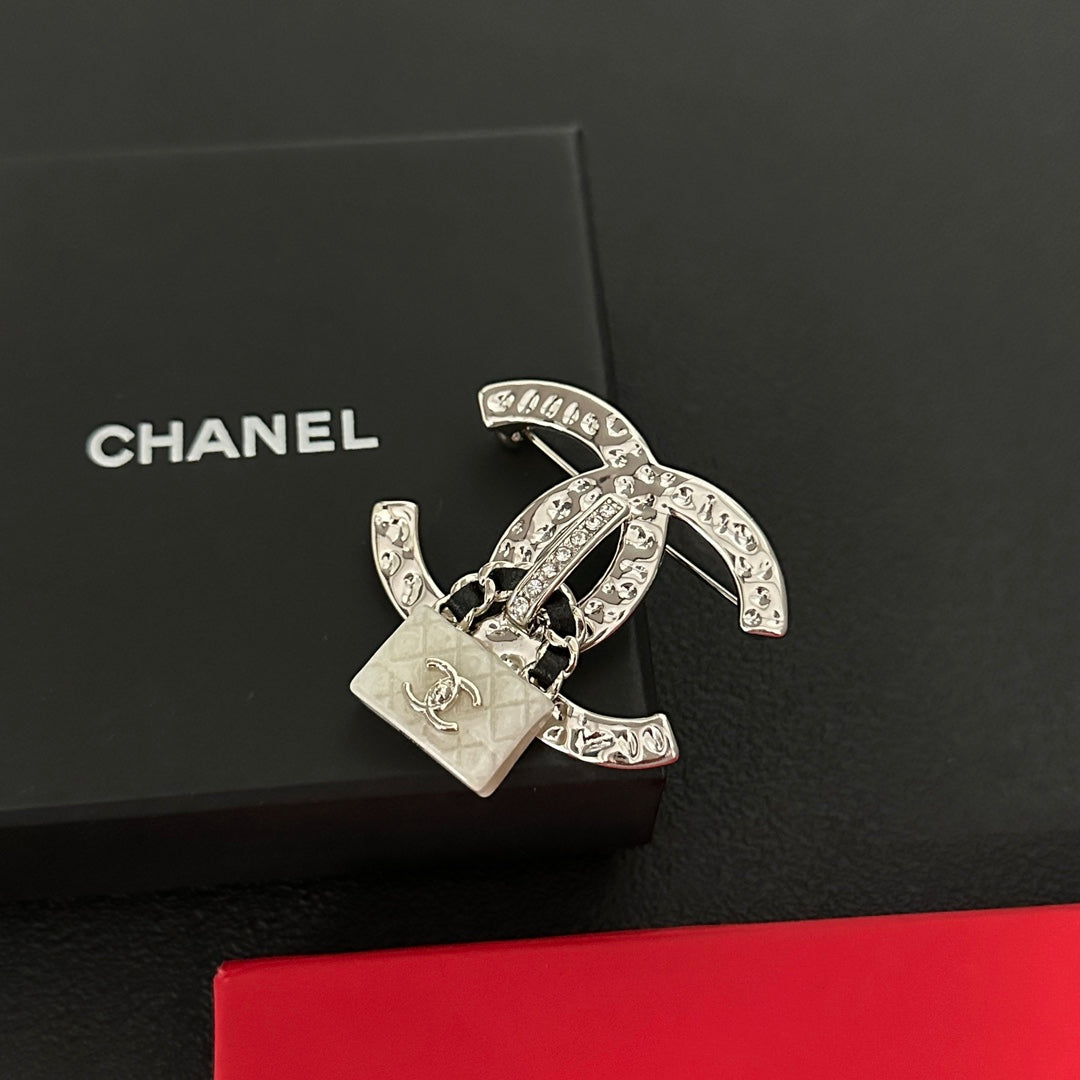 Elegant Bag Brooch-1-s mysite