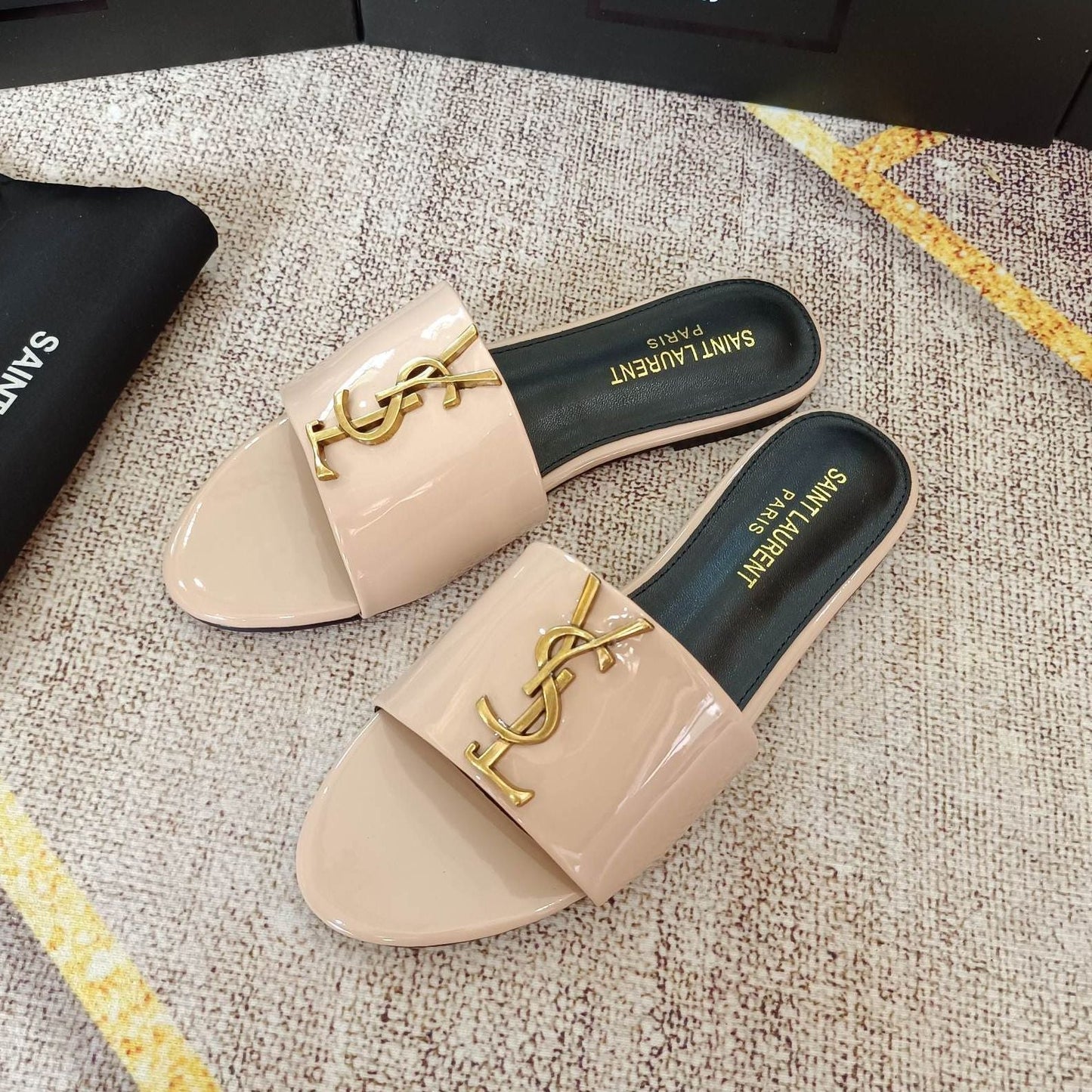 Classic Gold Signature Flat Slippers mysite