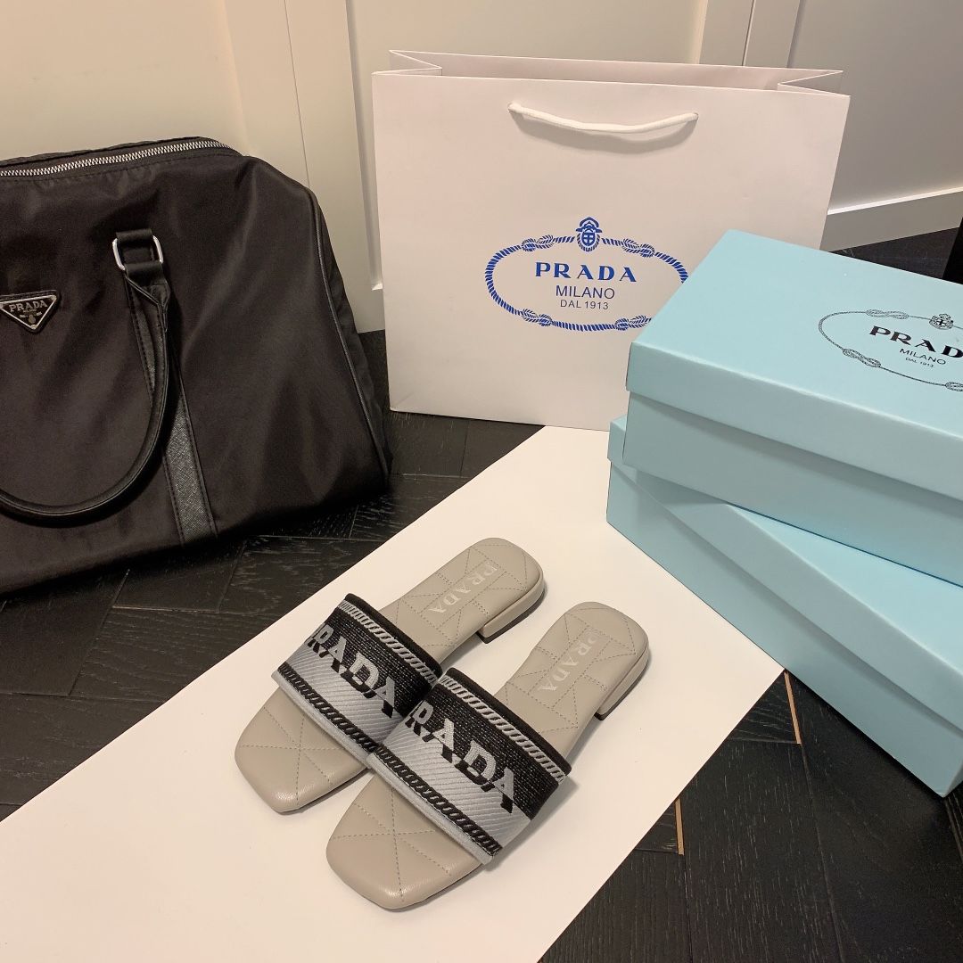 Monogram Embroidered Flat Slippers-1 mysite