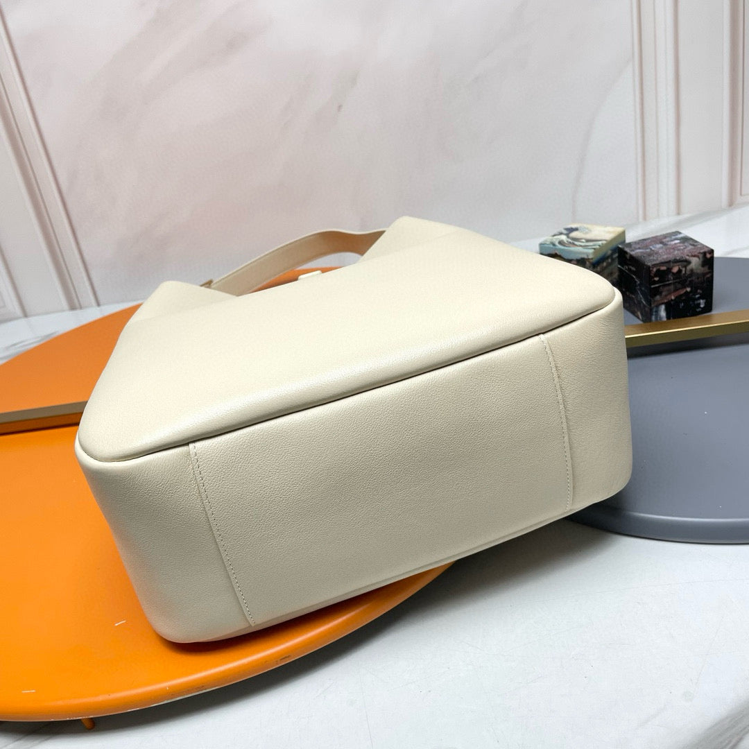 Le 5 a 7 Supple Large hobo bag in ivory leather ghw mysite