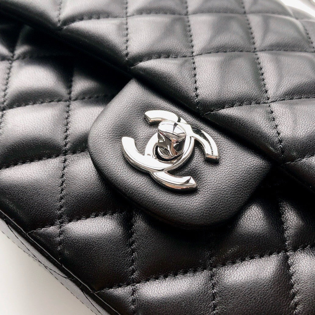 CLASSIC FLAP 25 BLACK LAMBSKIN SILVER HARDWARE mysite