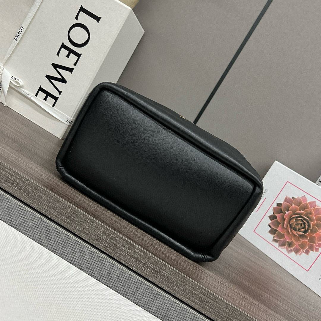 Loew Squeeze Hobo Bag 24cm Black Lambskin Ghw mysite