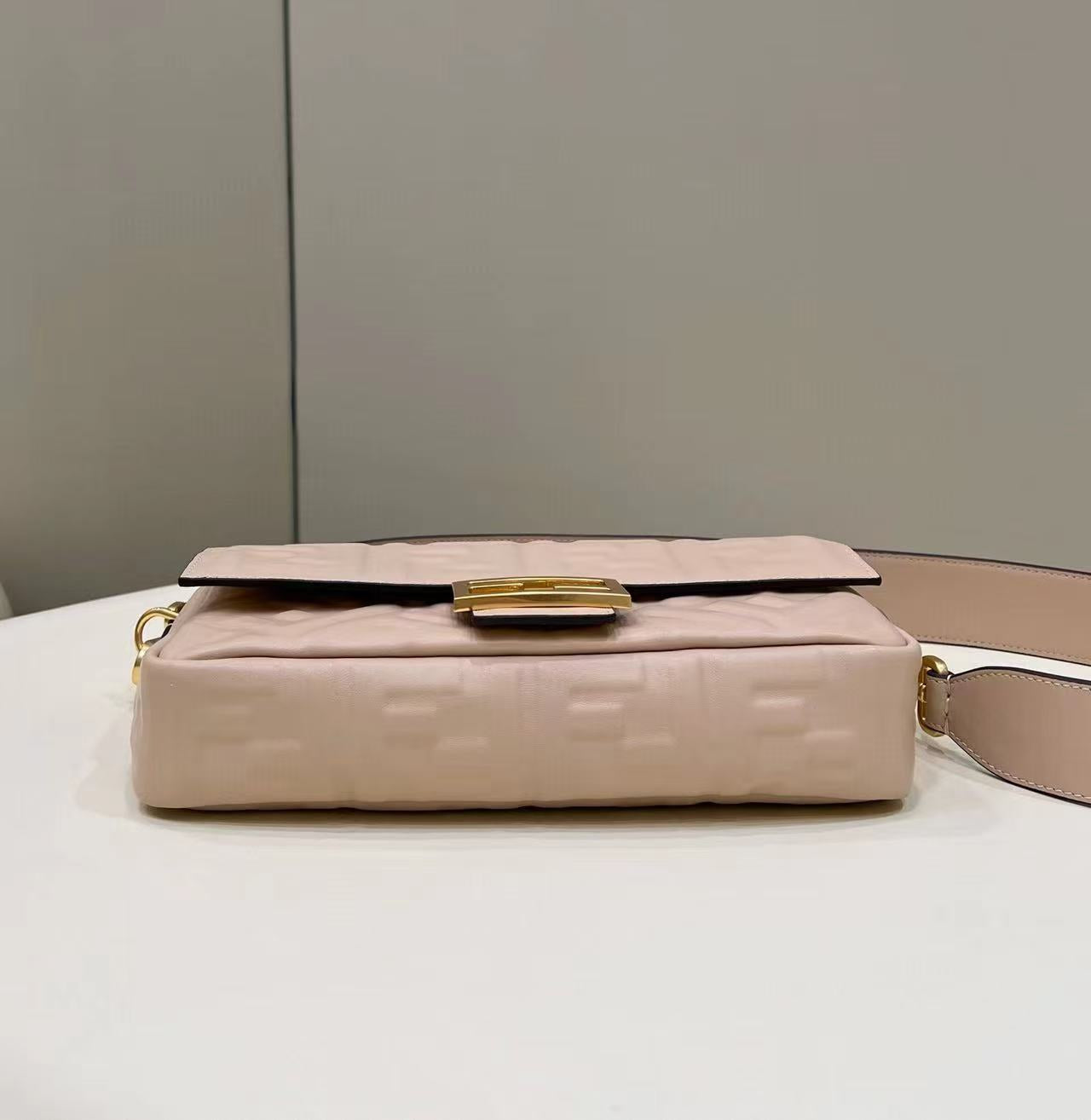 Baguette 27cm Beige Lambskin Gold Hardware mysite