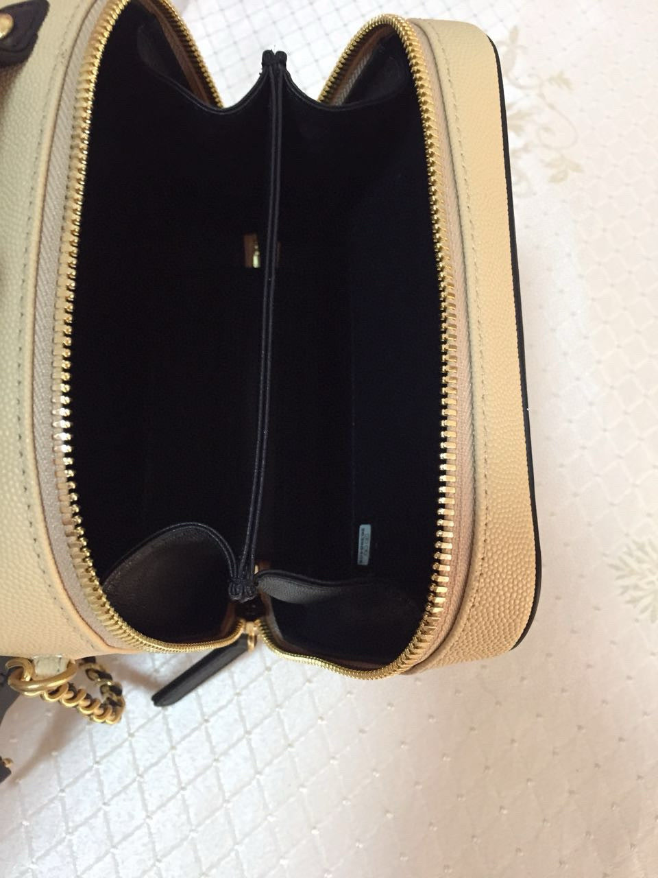 CC Filigree Vanity Case Bag Black Beige Quilted Caviar Leather mysite