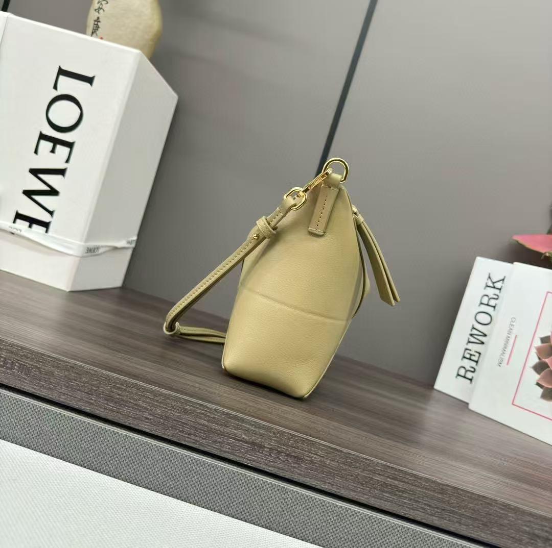 Loewe Puzzle Fold Pouch Light Yellow Nappa Calfskin mysite