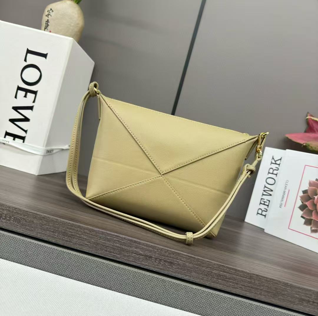 Loewe Puzzle Fold Pouch Light Yellow Nappa Calfskin mysite