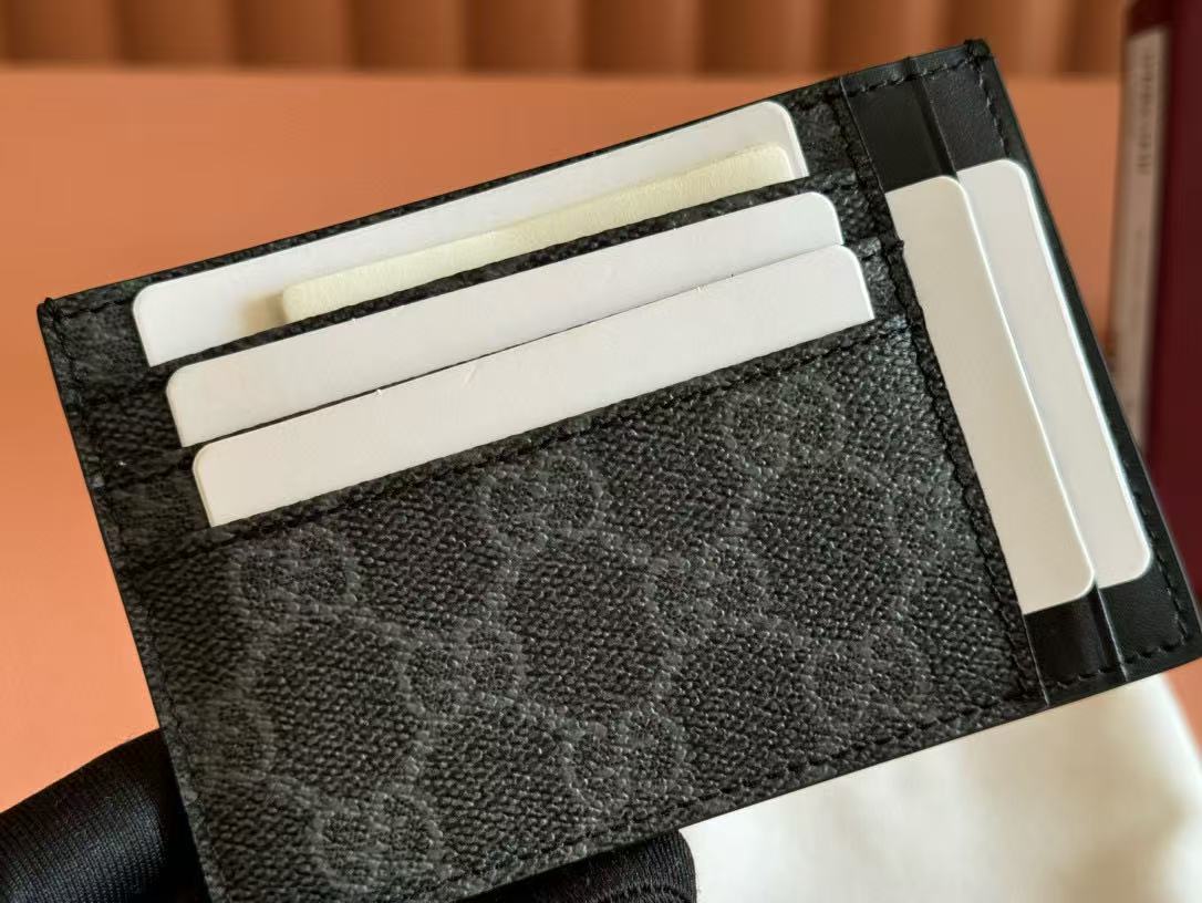 Gucci Emblem Card Holder Black Leather frabic mysite