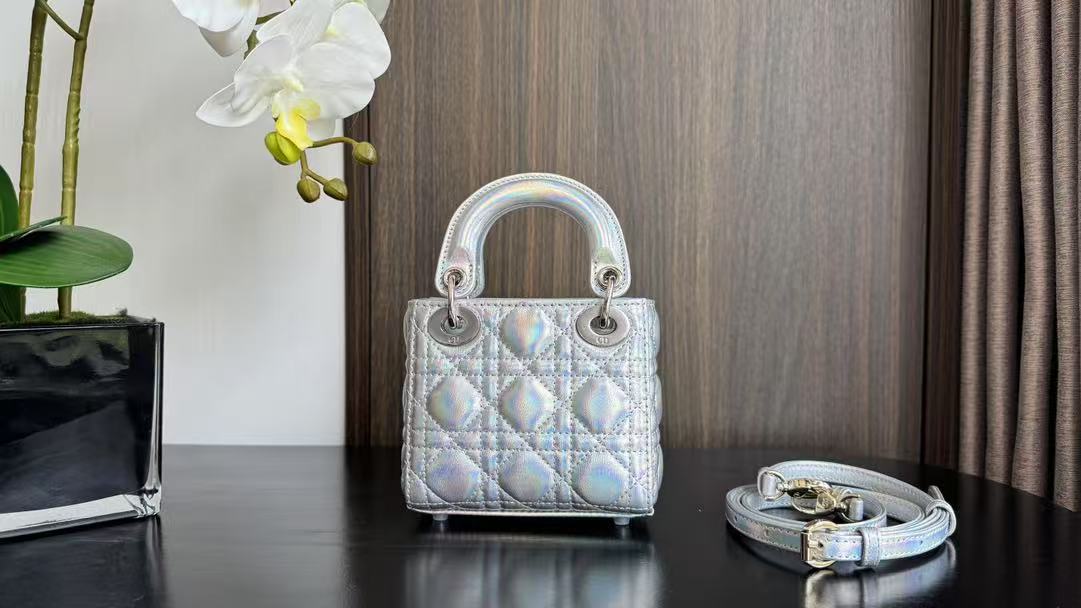 CD MINI LADY 12 SILVER PATENT LAMBSKIN mysite