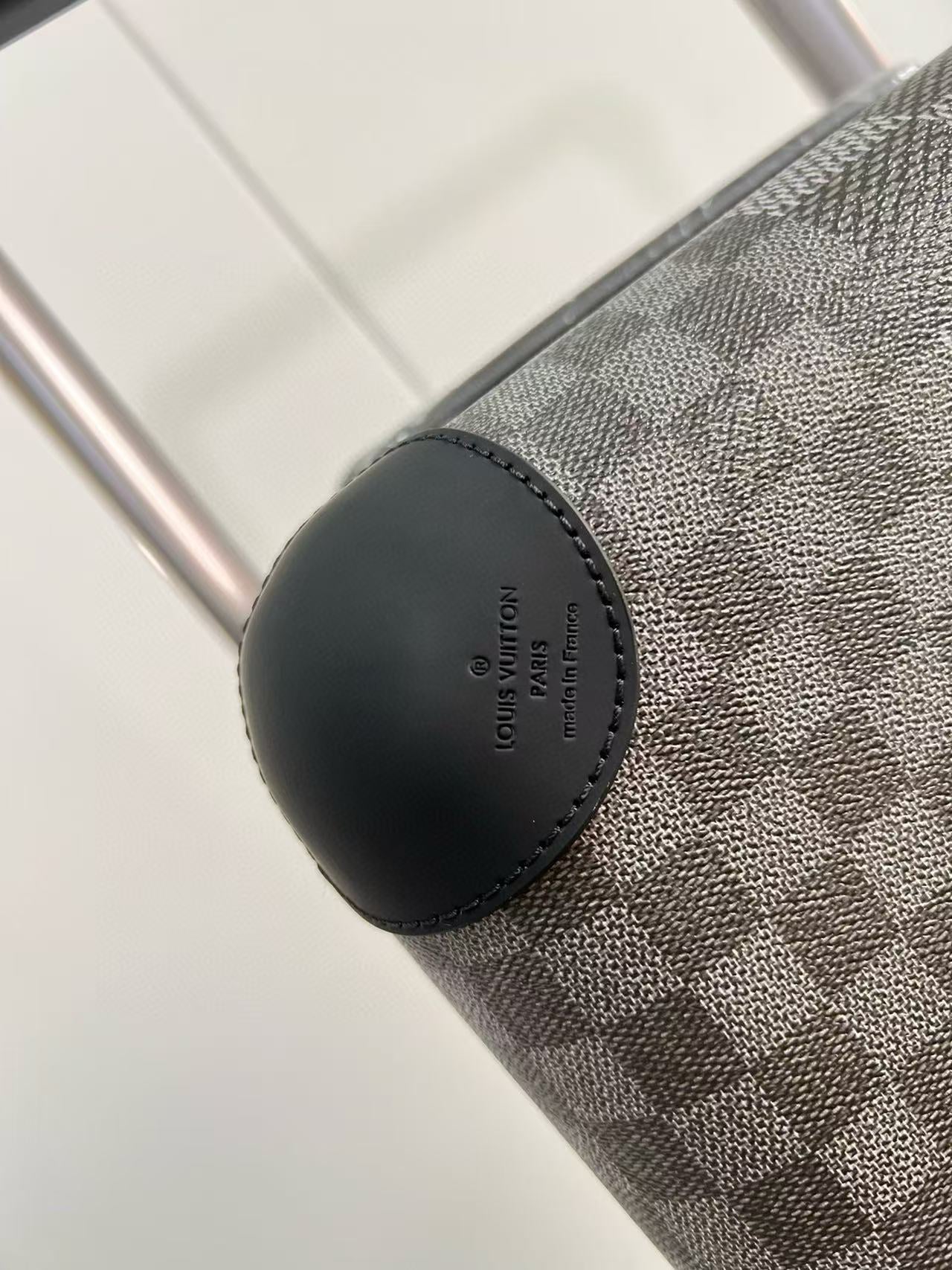 Louis Vuitton Horizon 55 Plaid Suicase Gray Black Leather mysite