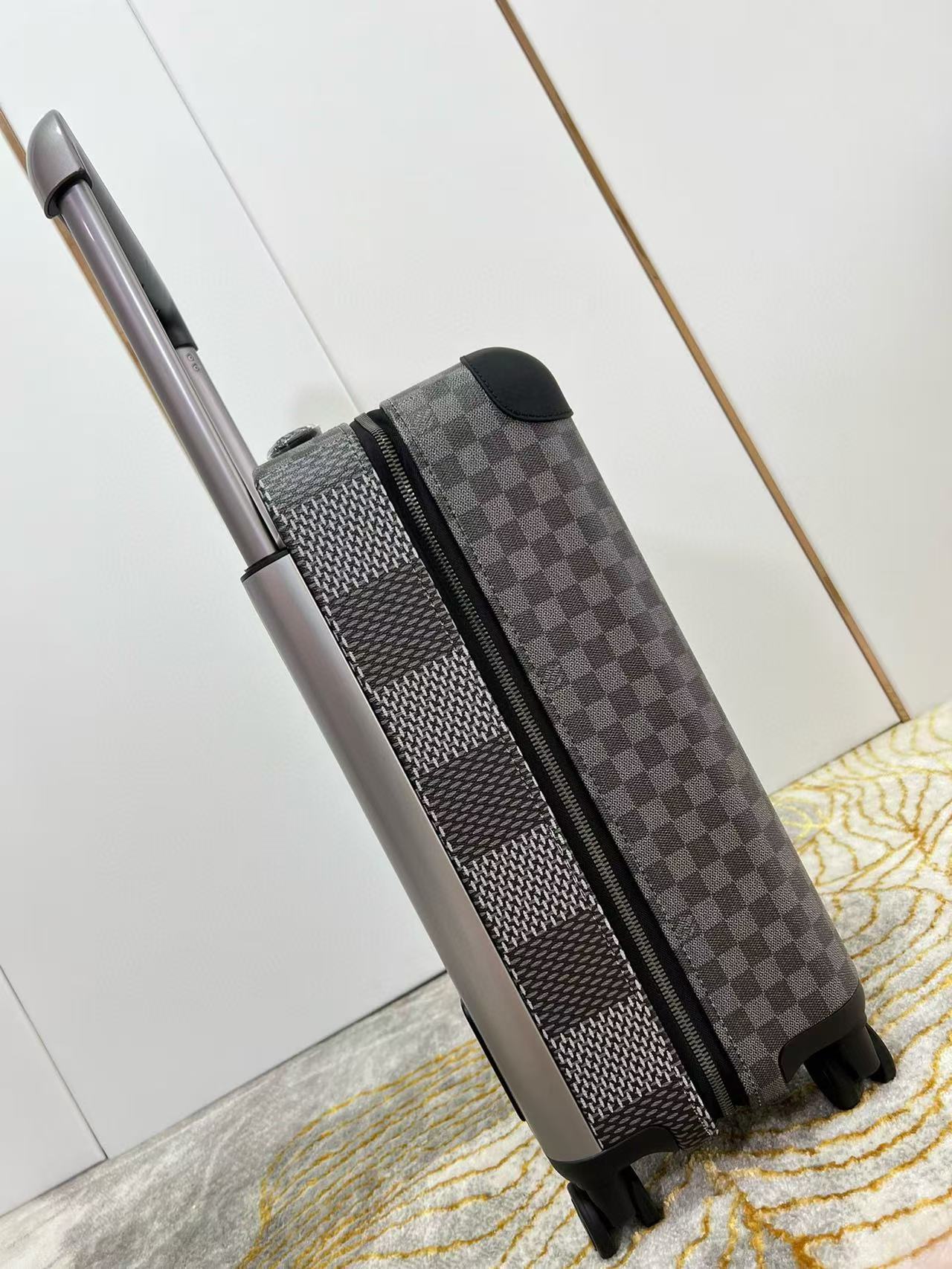 Louis Vuitton Horizon 55 Plaid Suicase Gray Black Leather mysite