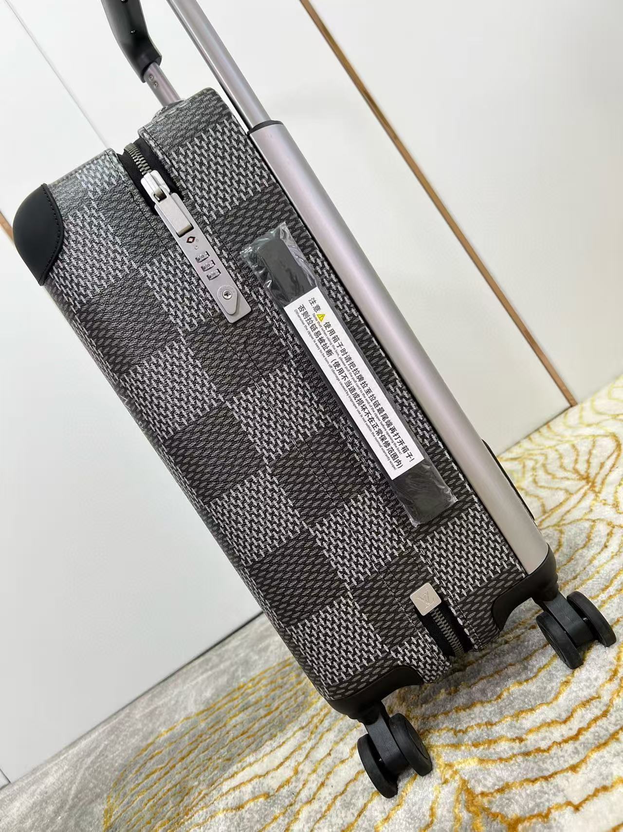 Louis Vuitton Horizon 55 Plaid Suicase Gray Black Leather mysite