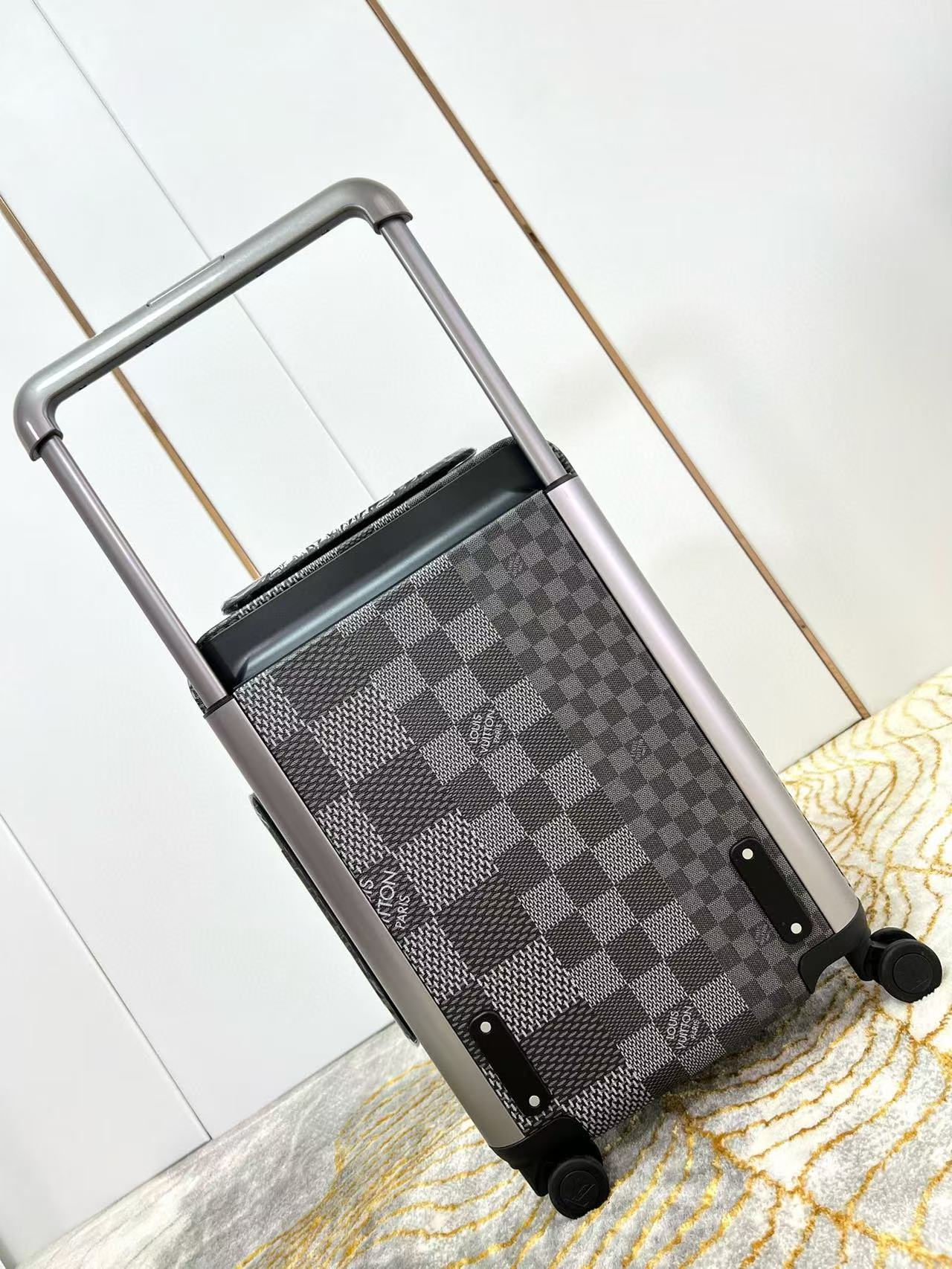 Louis Vuitton Horizon 55 Plaid Suicase Gray Black Leather mysite