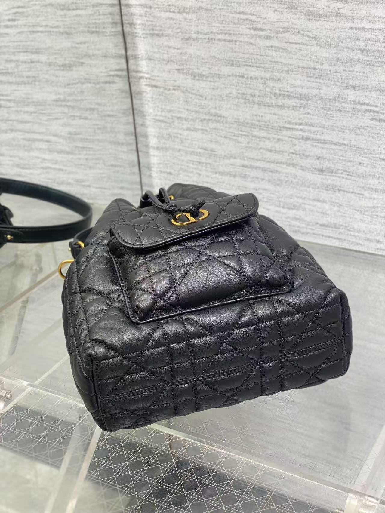 CD Caro Macrocannage Small Bucket Bag Black Lambskin mysite