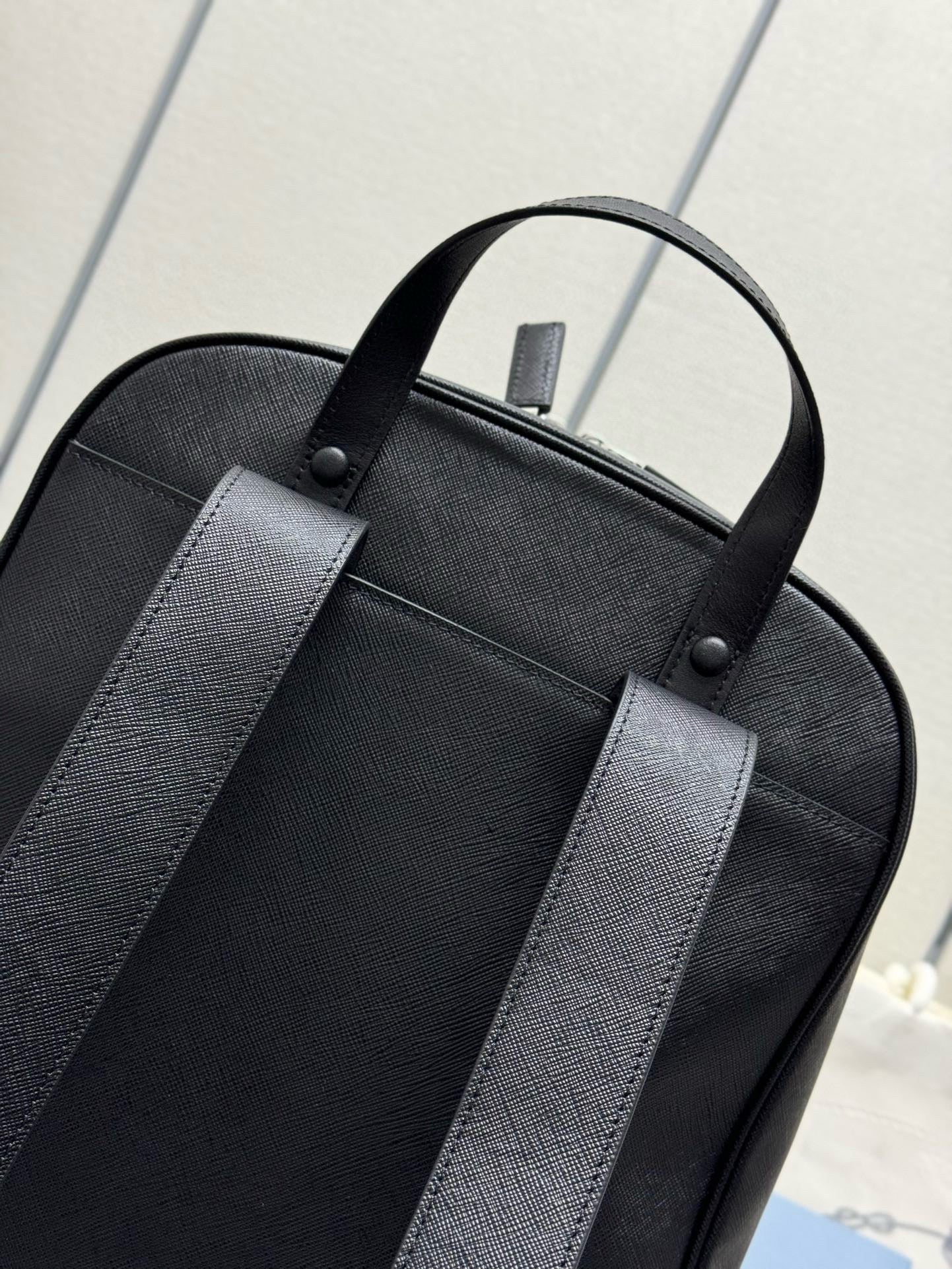 Prada Triangle-Logo Zipped Backpack Black Saffiano leather mysite