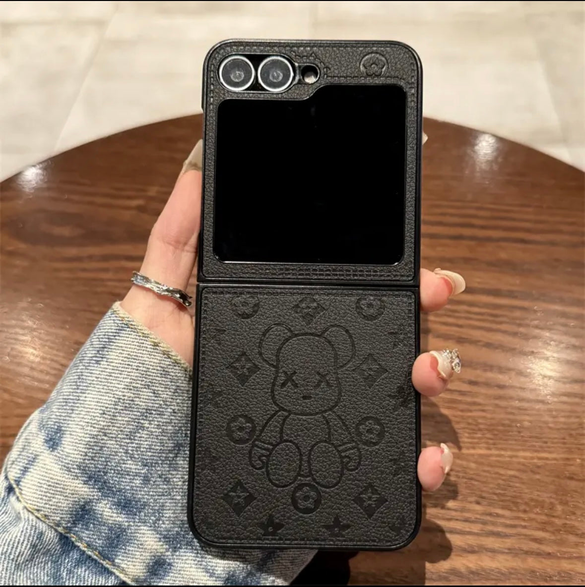 "Samsung Z Flip series leather folding anti-fall mobile phone case, with finger ring buckle design"s mysite