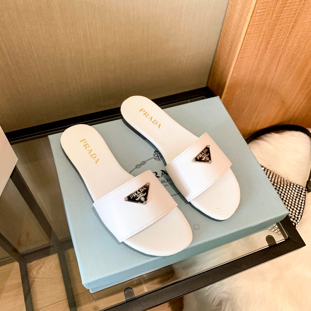 Triangle Logo Flat Slippers-1 mysite