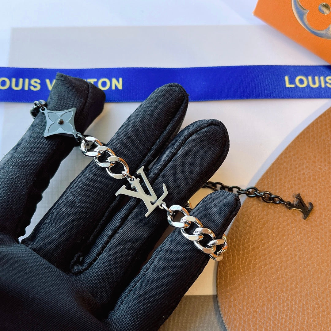 Black /white bracelet-s mysite