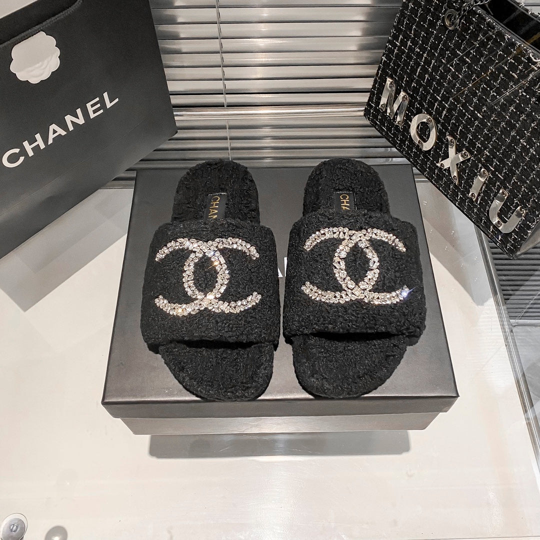 Diamond Logo Flat Fur Slippers-1 mysite