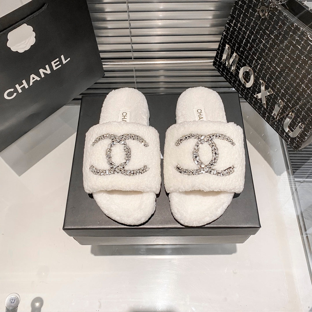 Diamond Logo Flat Fur Slippers-1 mysite