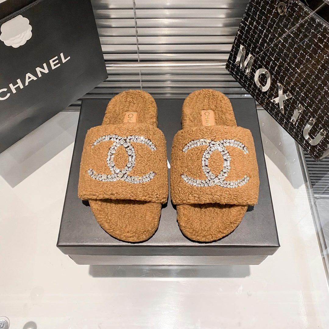 Diamond Logo Flat Fur Slippers-1 mysite