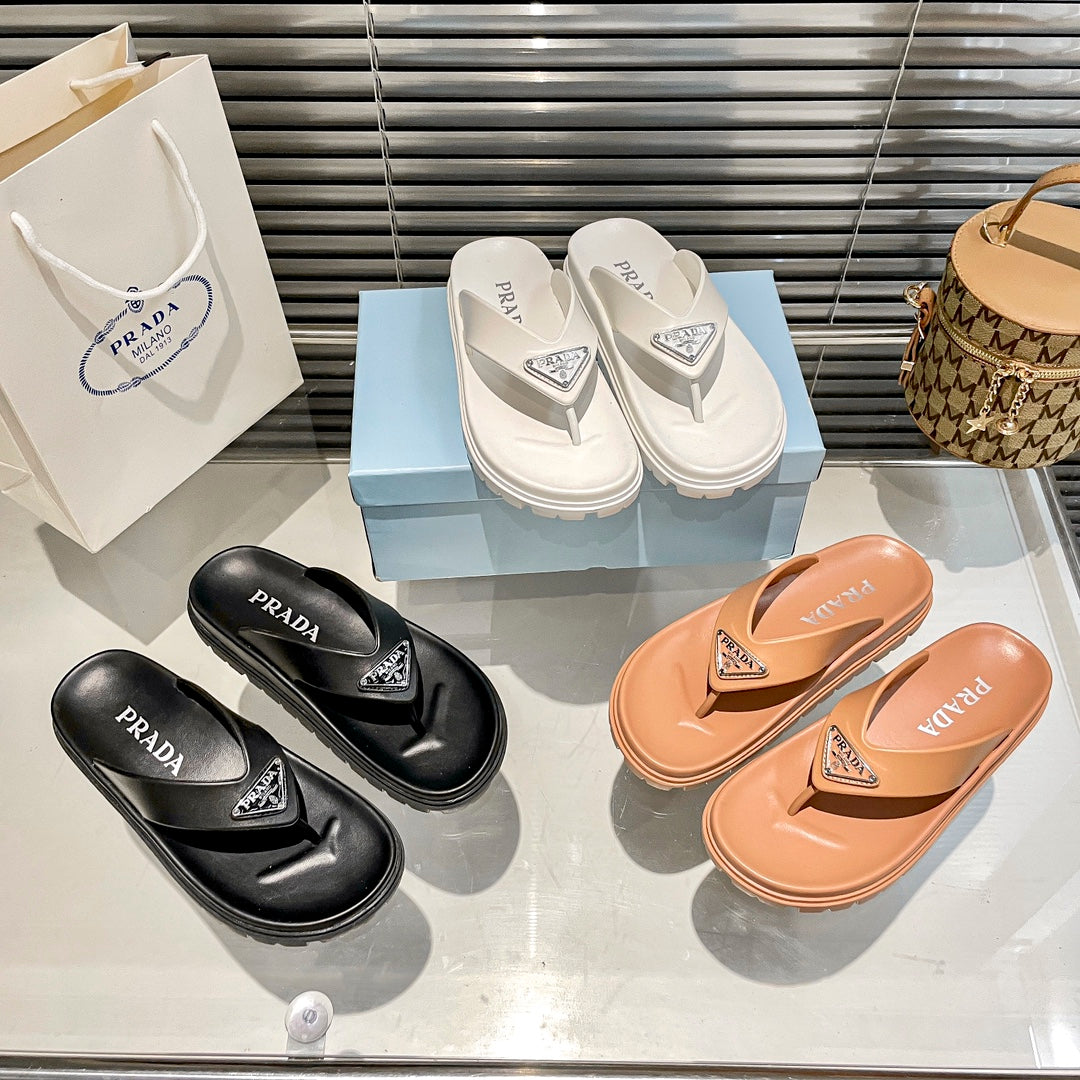 Triangle Logo Rubber Flip Flops-1 mysite