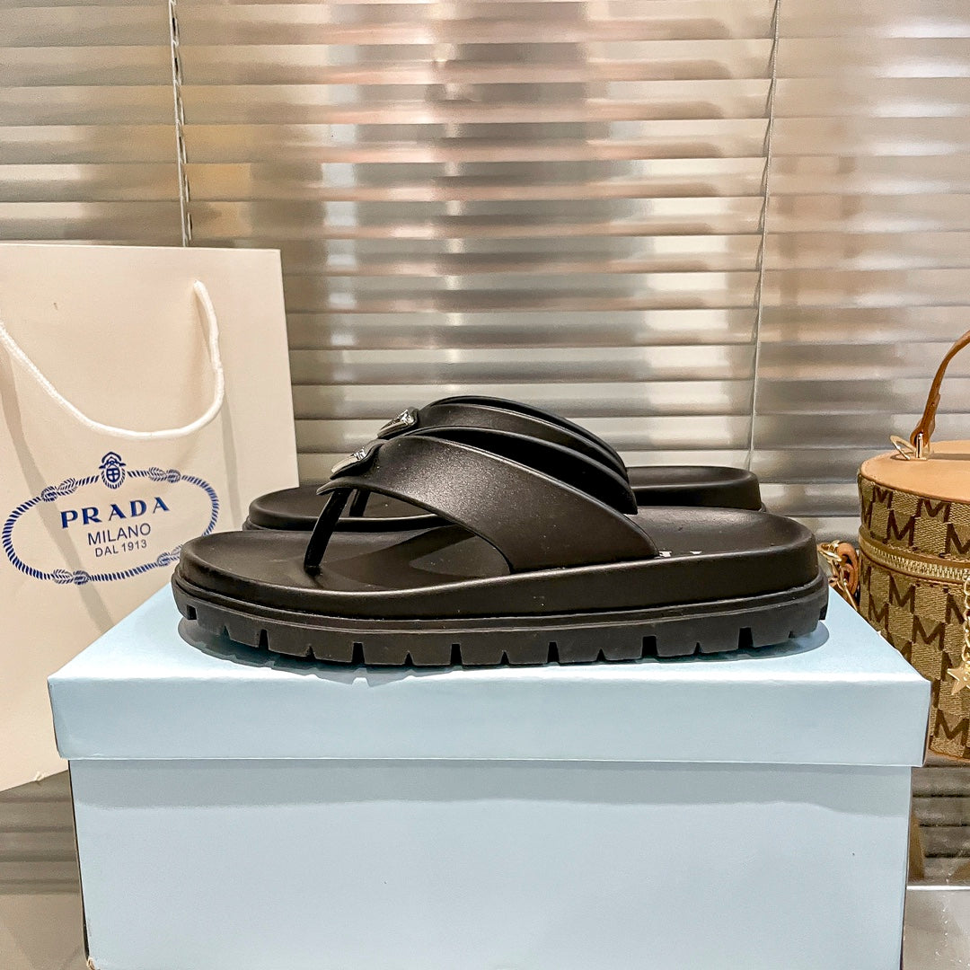 Triangle Logo Rubber Flip Flops-1 mysite