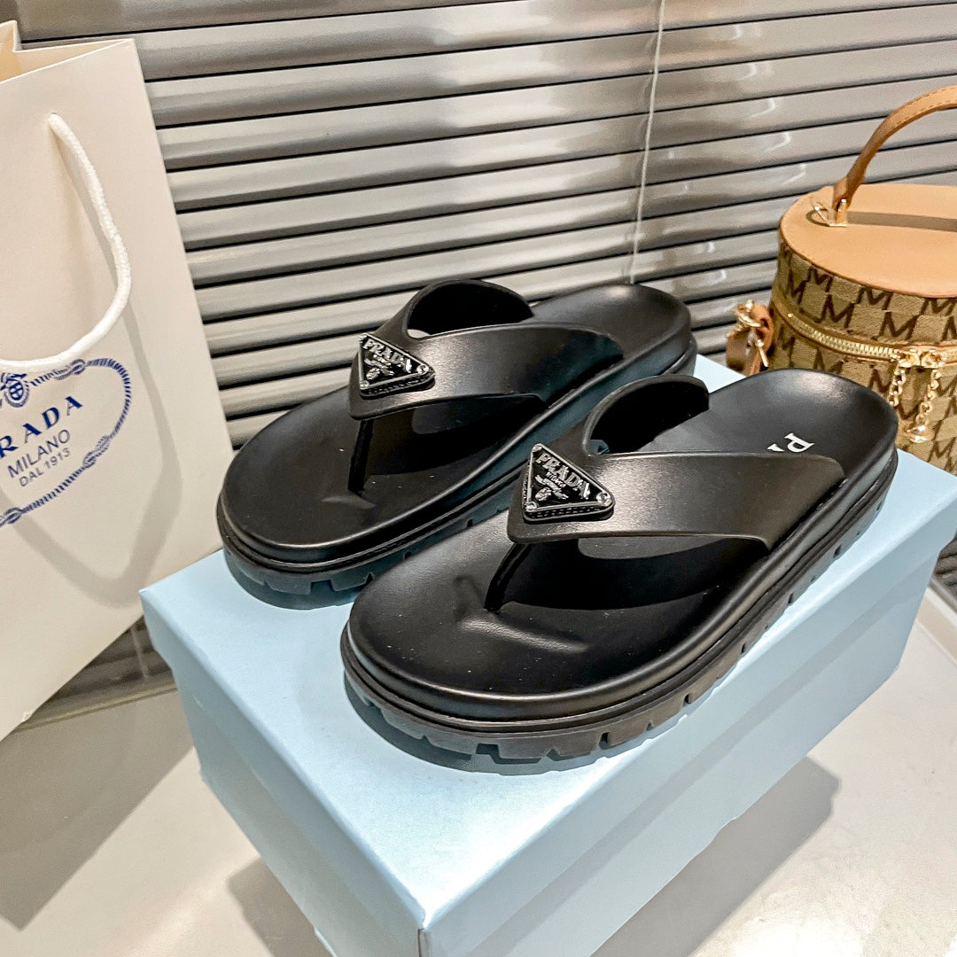 Triangle Logo Rubber Flip Flops-1 mysite