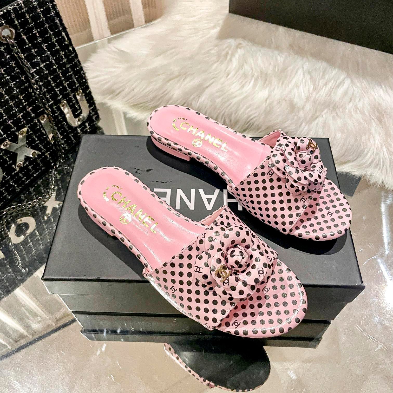 Retro Polka Dot Flat Slippers-1 mysite