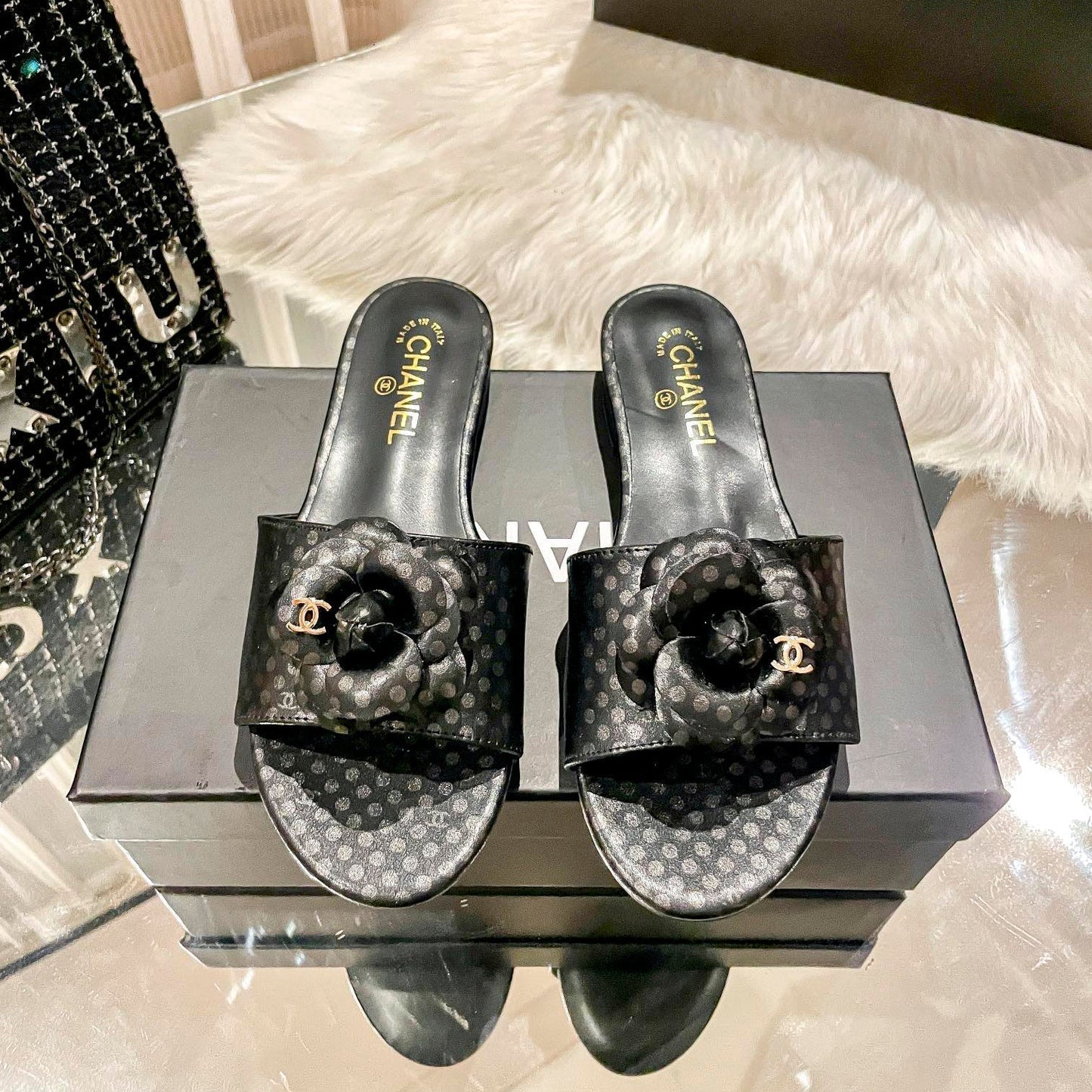 Retro Polka Dot Flat Slippers-1 mysite