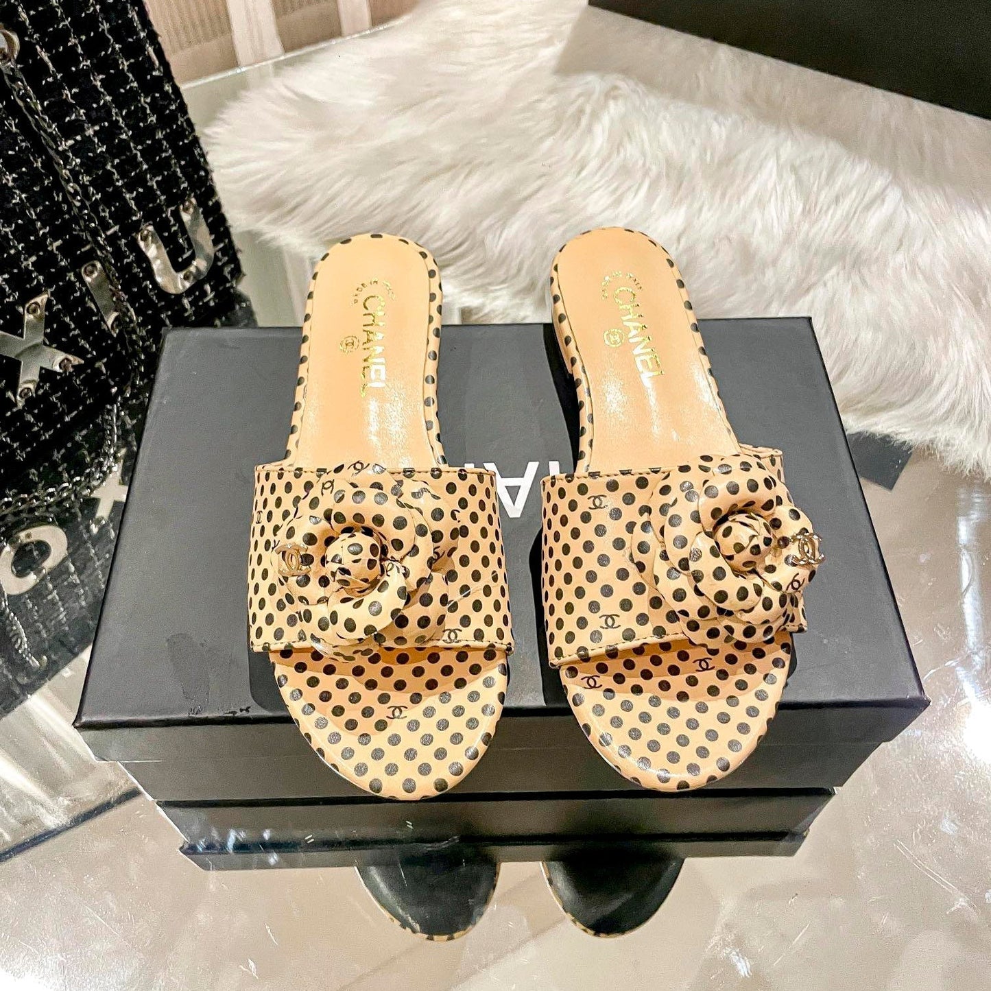 Retro Polka Dot Flat Slippers-1 mysite