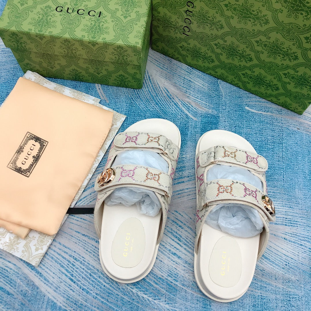 Vintage G Embos-1s-1ed Velcro Sandals-1 mysite