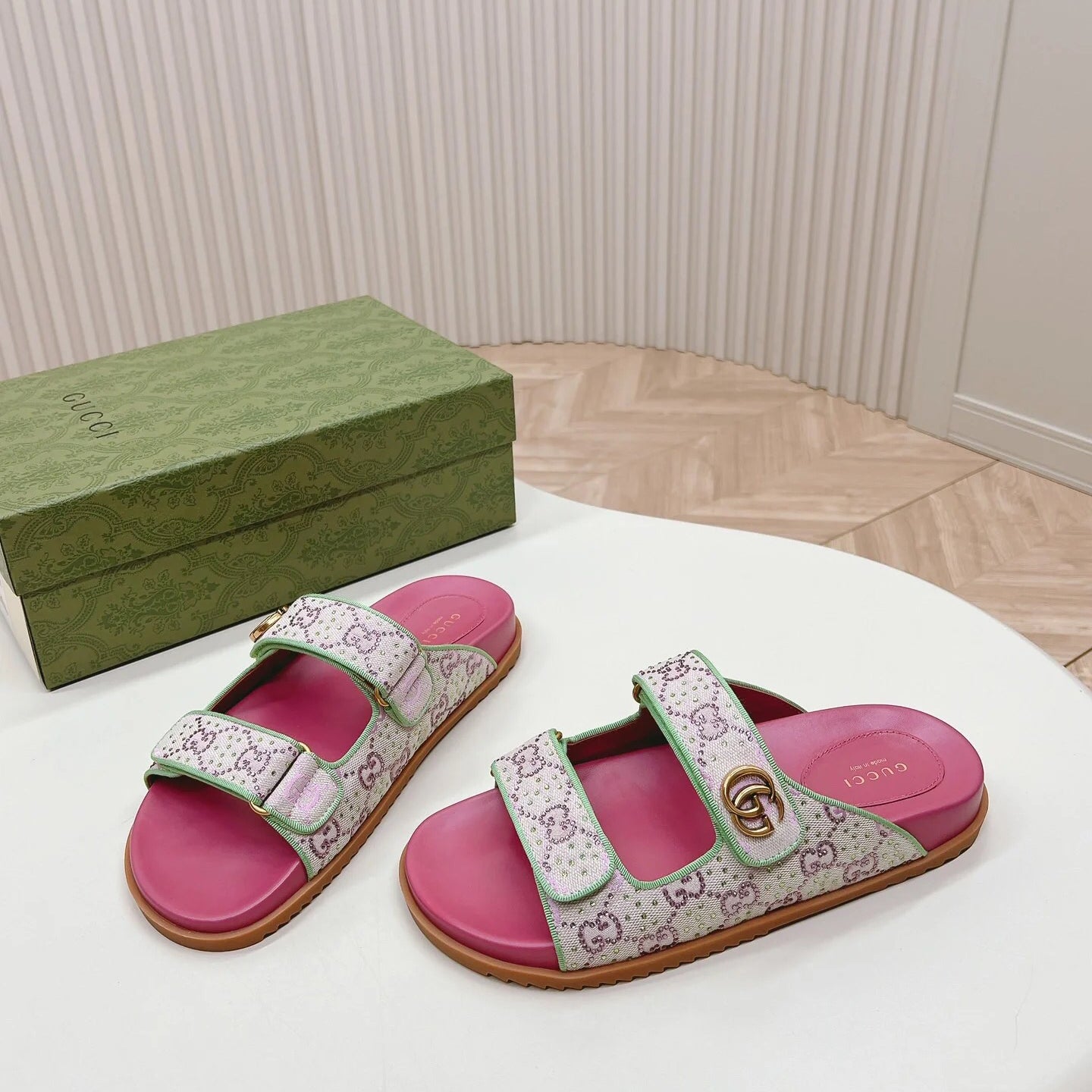 Vintage G Embos-1s-1ed Velcro Sandals-1 mysite