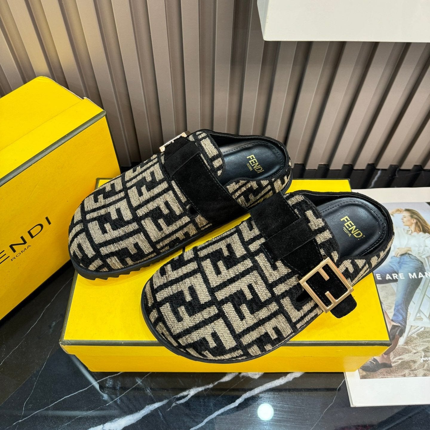 Autumn and Winter Retro Embos-1s-1ed Flat Slippers-1 mysite