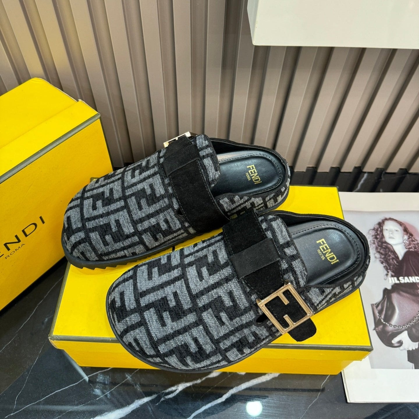 Autumn and Winter Retro Embos-1s-1ed Flat Slippers-1 mysite